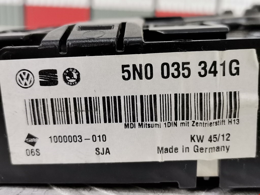 Магнитола VOLKSWAGEN Touran 2003-2010