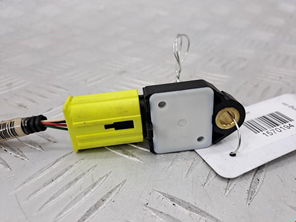 Датчик AIR BAG (подушек безопасности) TOYOTA Avensis 2009-2015