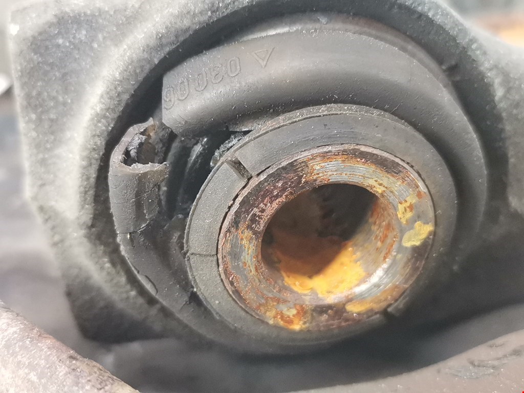 Ступица задняя правая MERCEDES-BENZ C-Class C-klasse W202 1993-2000