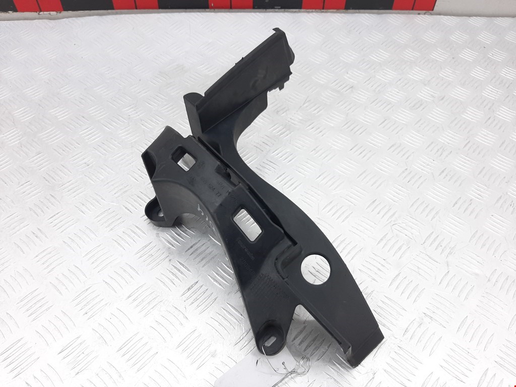 Кронштейн (крепление) заднего бампера правый Peugeot 3008 (2009-2016)