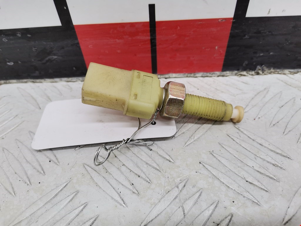 Датчик положения педали тормоза (Выключатель стоп-сигналов) Audi A4 B5 (1994-2001)