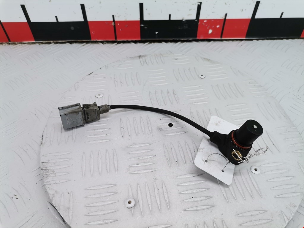 Датчик положения коленвала AUDI A3 8P 2003-2013