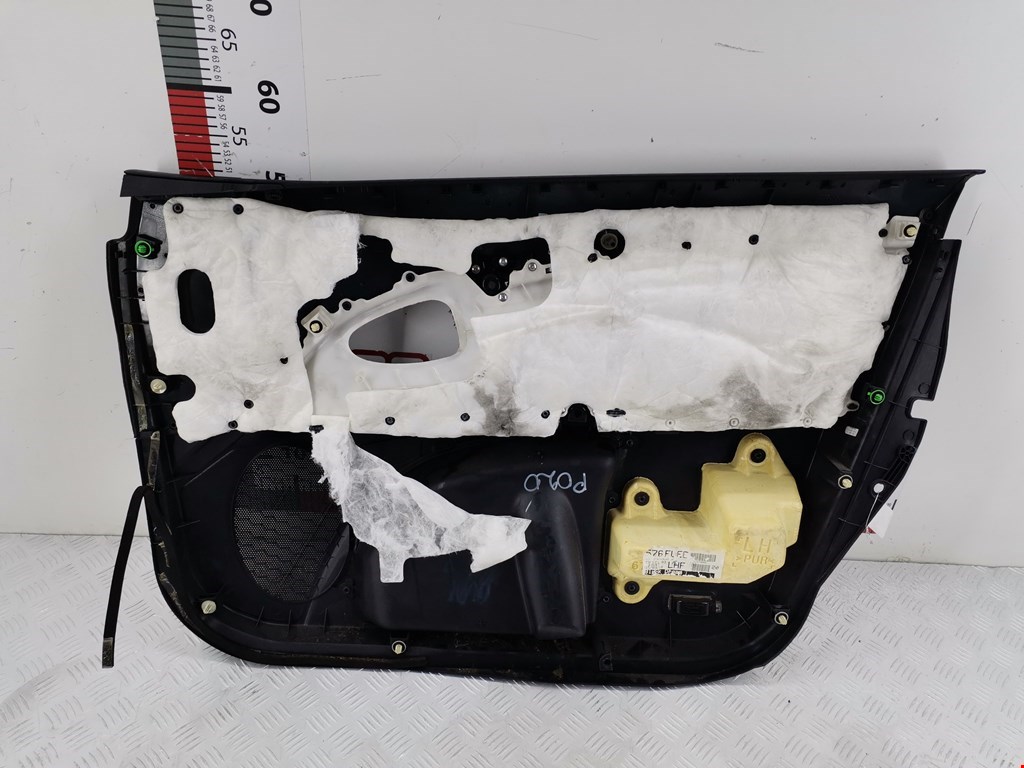 Обшивка двери передняя левая TOYOTA Avensis 2009-2015