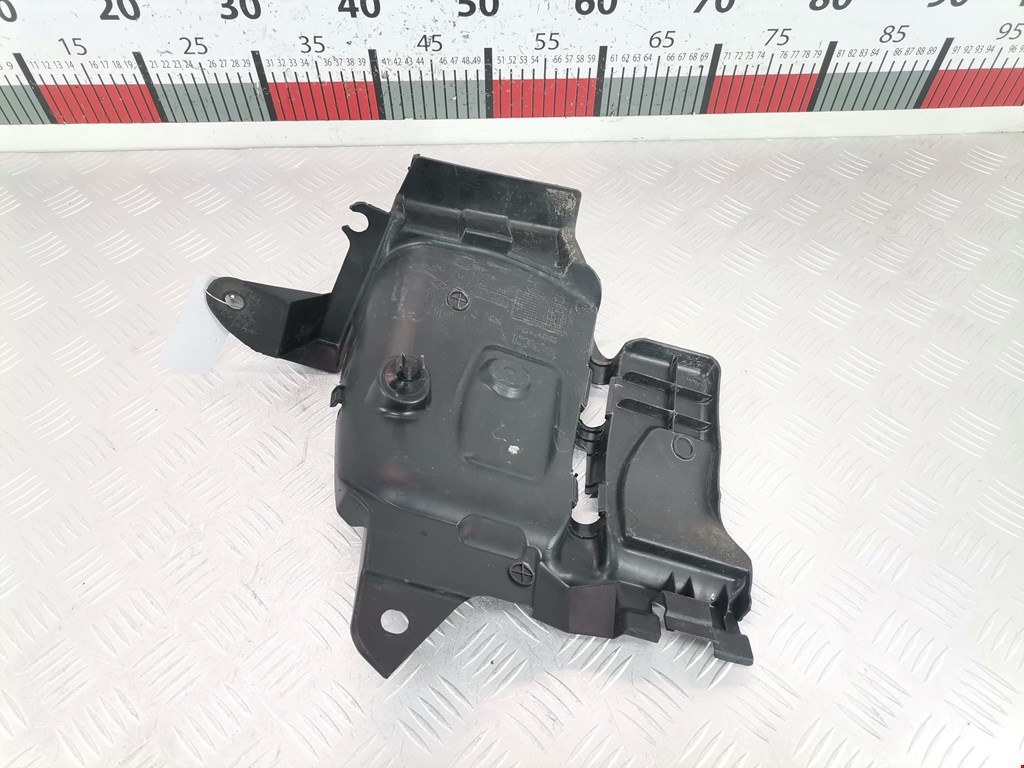 Локер (подкрылок) передний левый DACIA Sandero 2013-2020