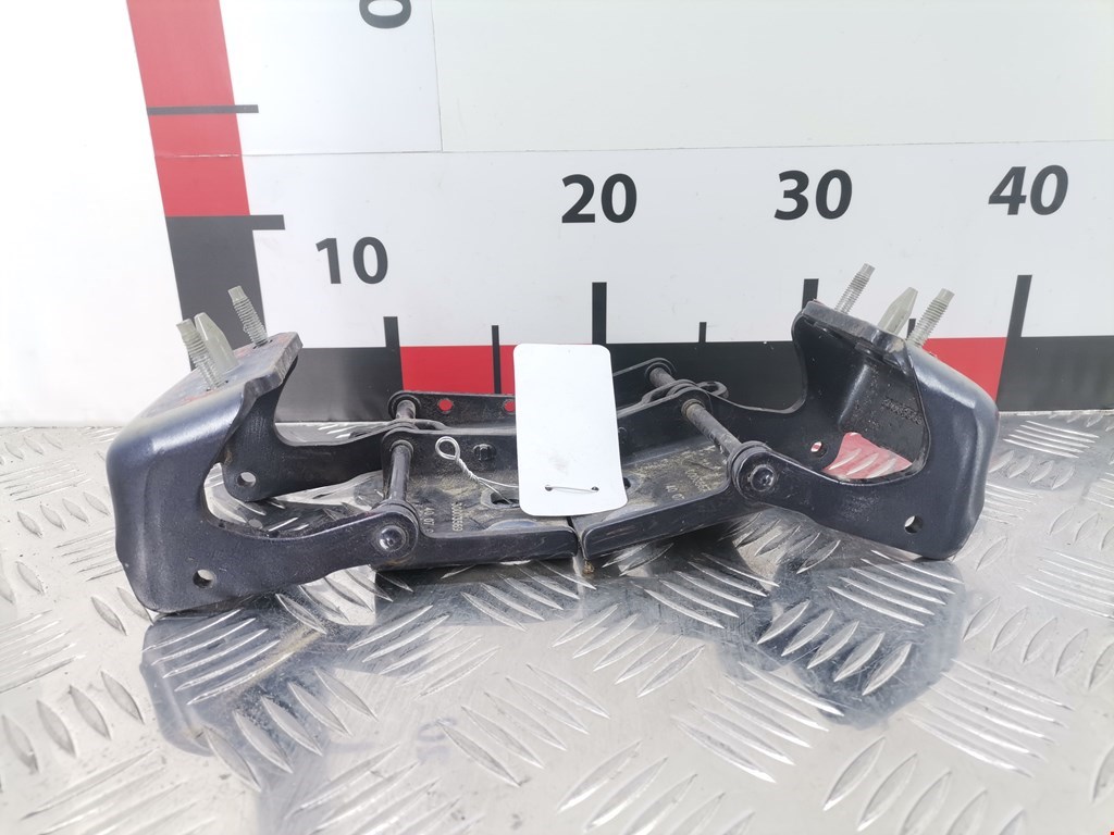 Петля крышки (двери) багажника Citroen C4 Picasso 1 (2006-2013)