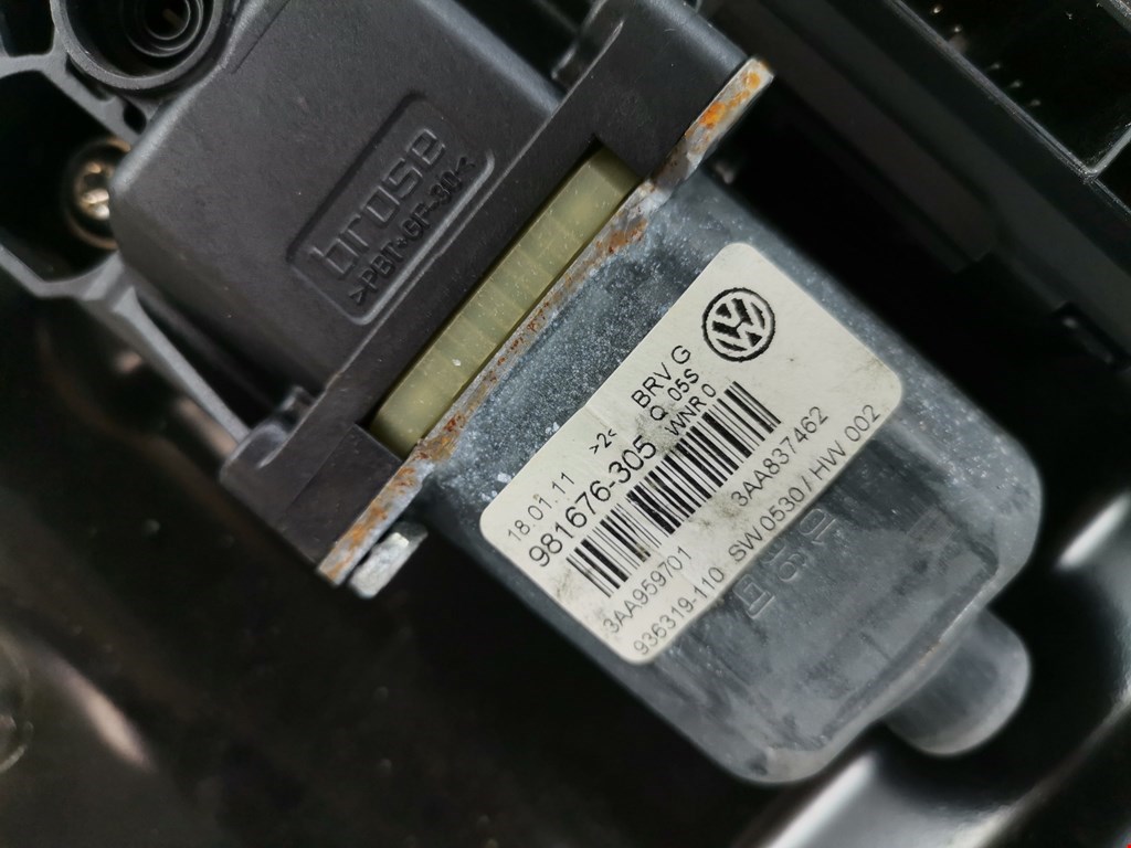 Стеклоподъемник передний правый VOLKSWAGEN Passat B7 2011-2015