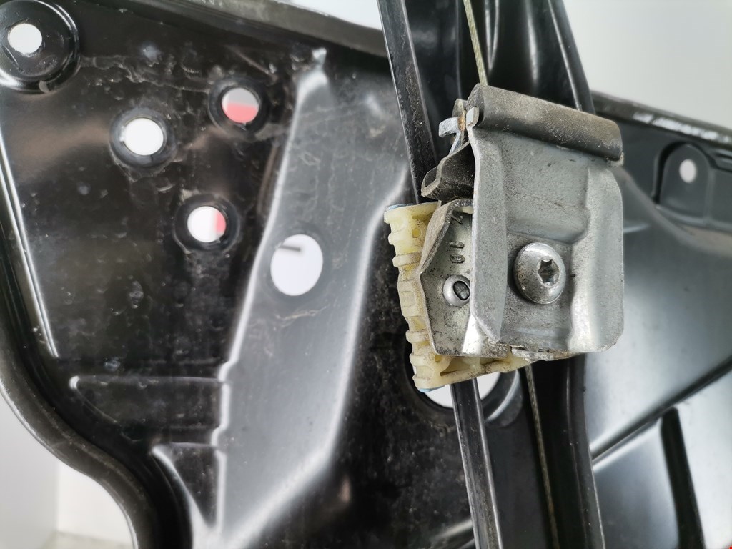 Стеклоподъемник передний правый VOLKSWAGEN Passat B7 2011-2015