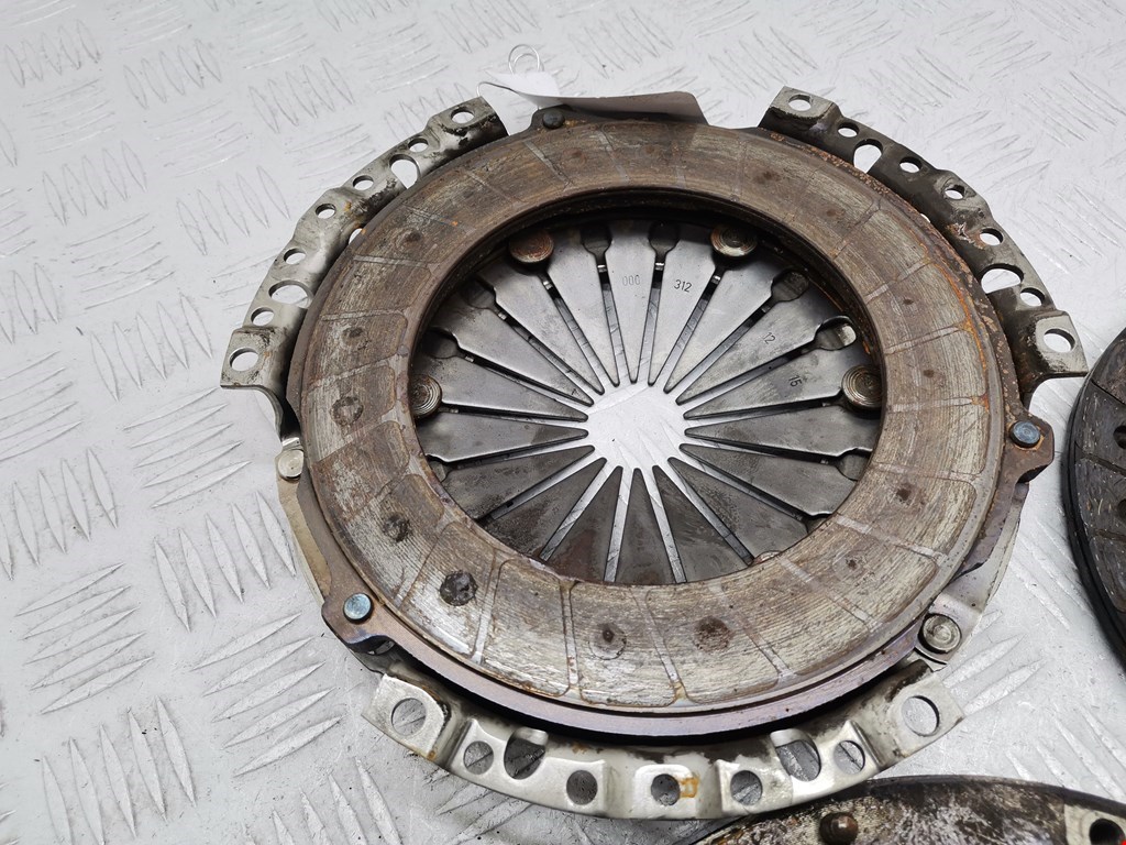 Маховик (демпфер сцепления) VOLKSWAGEN Lupo 1999-2005