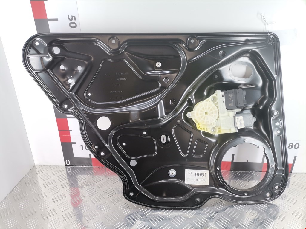 Моторчик стеклоподъемника Volkswagen Passat 7 (2012-2015)