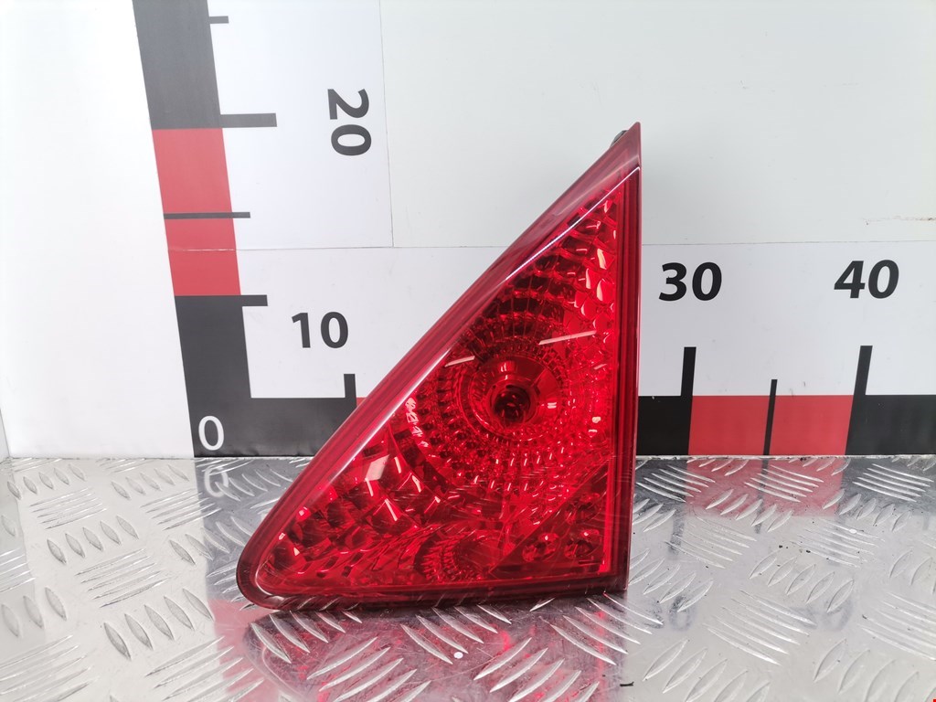Фонарь задний внутренний правый PEUGEOT Partner 2008-2018