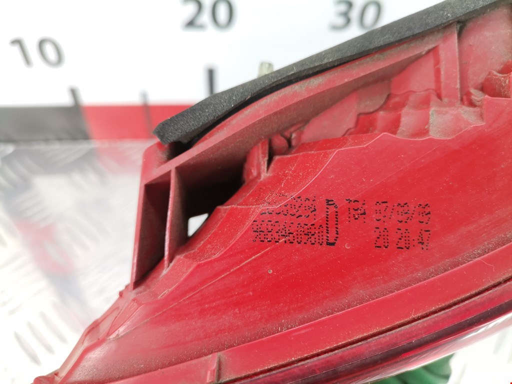 Фонарь задний внутренний правый PEUGEOT Partner 2008-2018