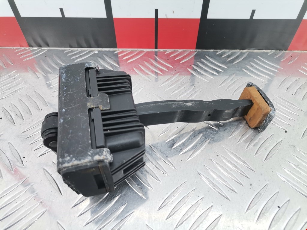 Ограничитель открывания двери BMW 5er 5 серия E60/E61 2003-2010