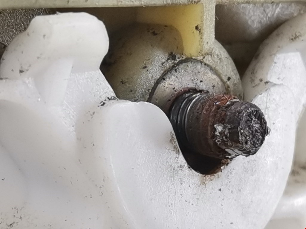 Стеклоподъемник задний левый HYUNDAI i30 2007-2012