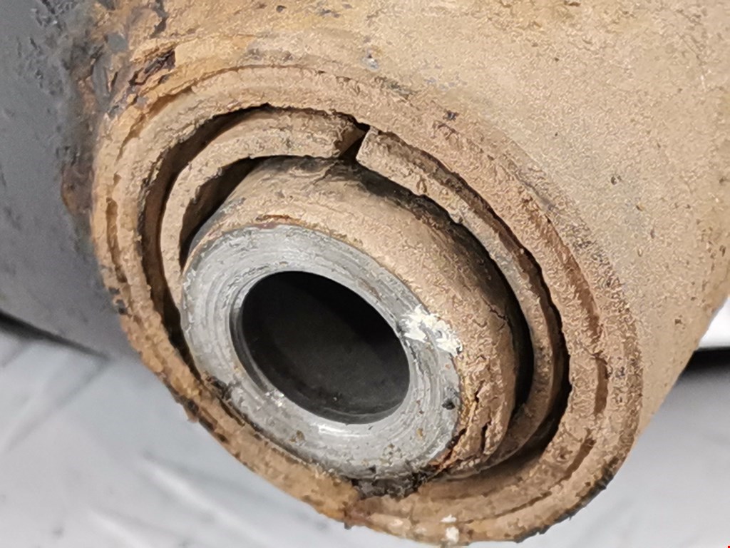 Рычаг передний правый SUBARU Forester I 1997-2002