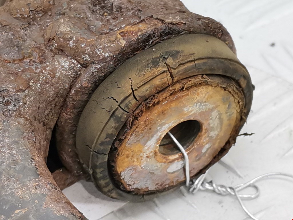 Рычаг передний правый FORD Focus I 1998-2005