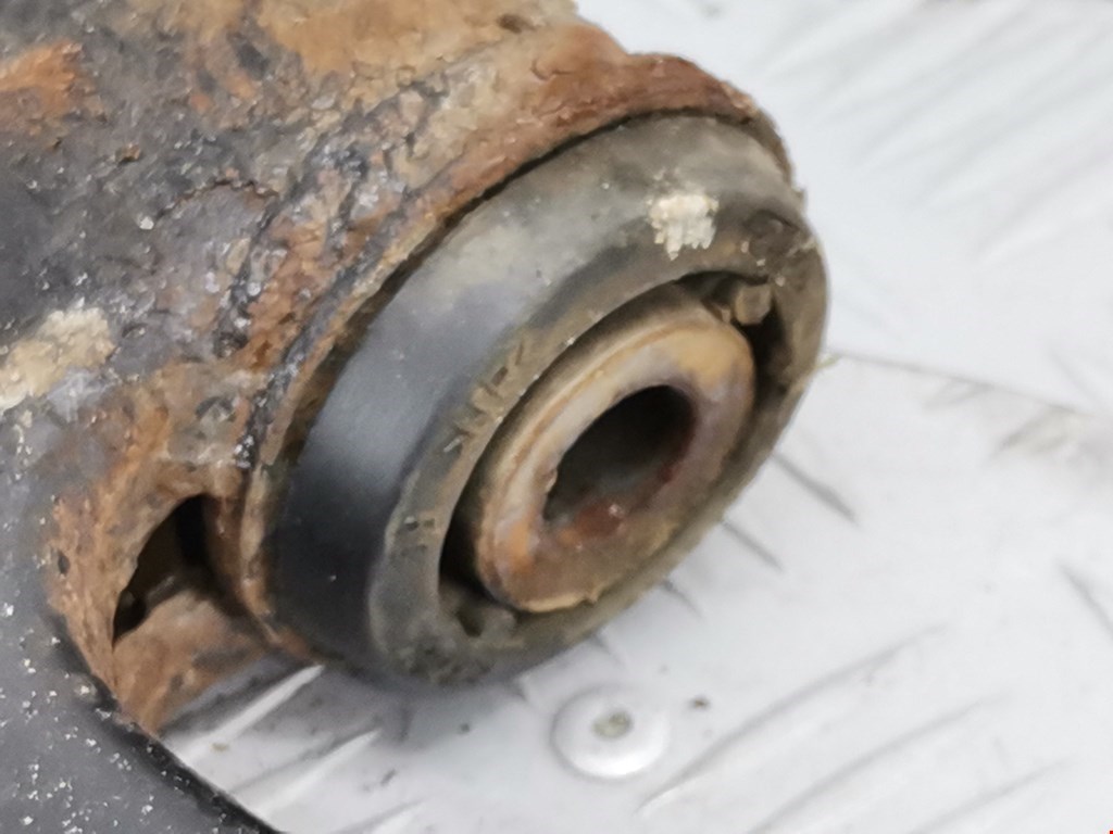 Рычаг передний левый VOLVO C30 2006-2013