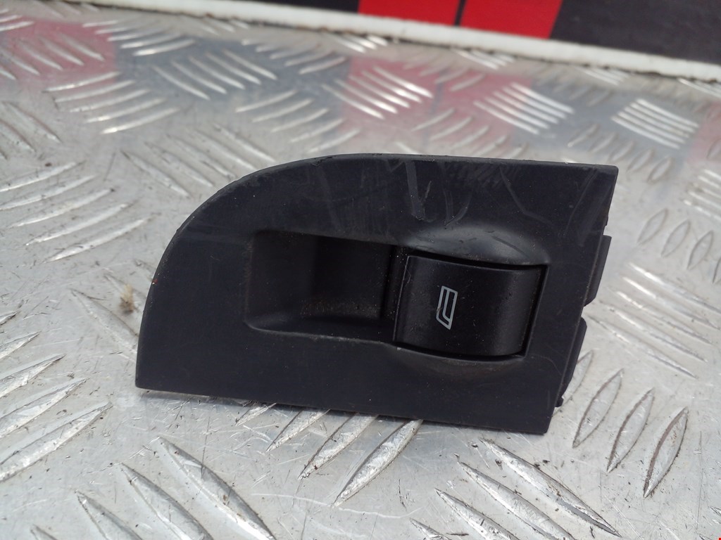 Кнопка стеклоподъемника AUDI A6 C5 1997-2004