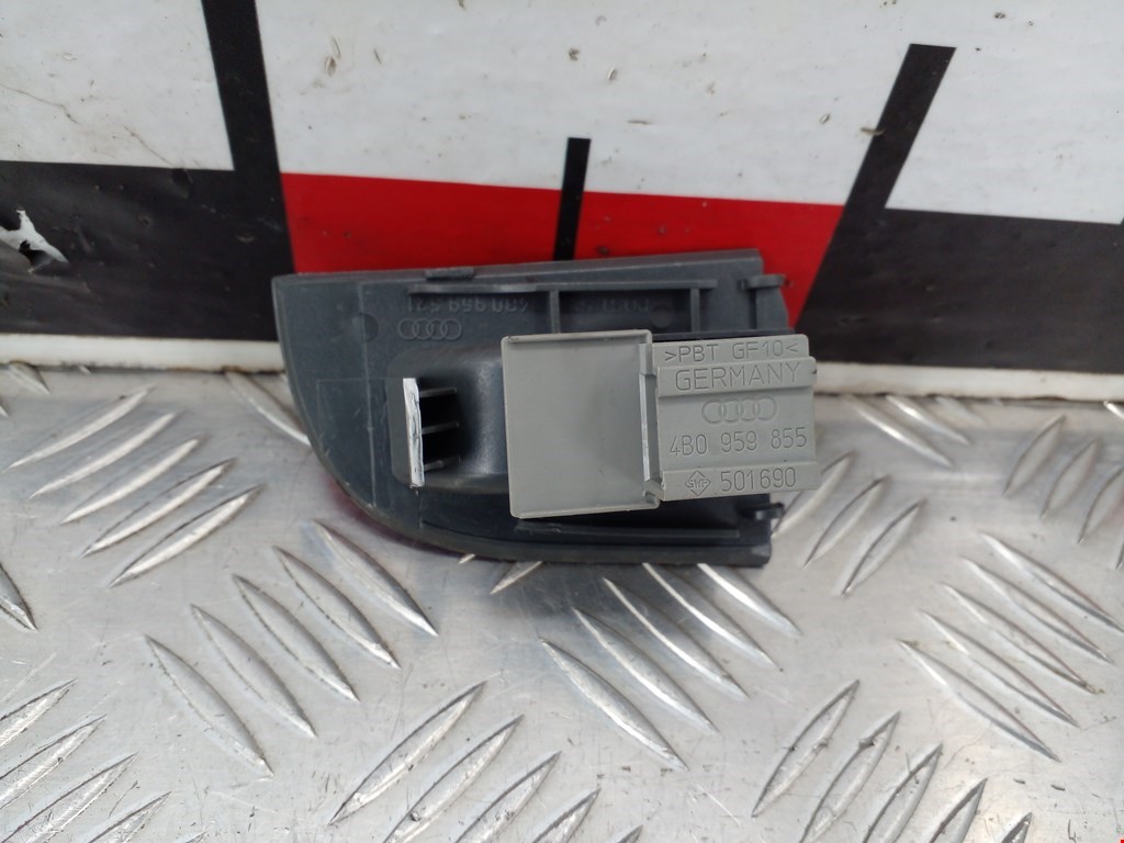 Кнопка стеклоподъемника AUDI A6 C5 1997-2004