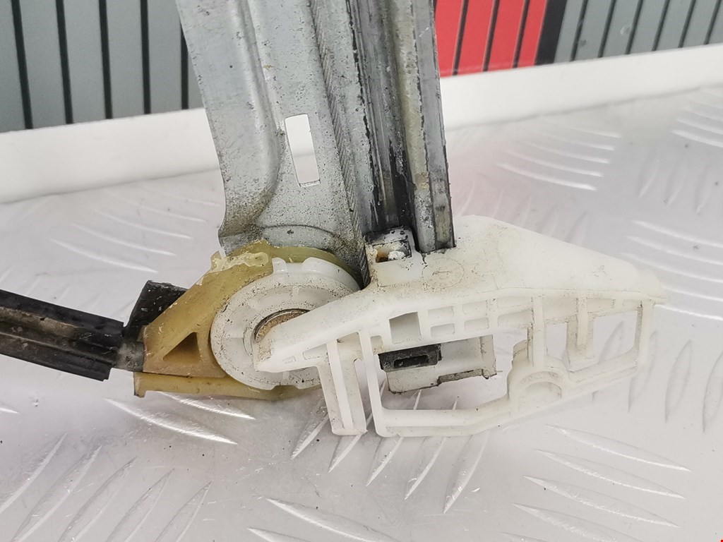 Стеклоподъемник передний правый CITROEN Xsara Picasso 1999-2012