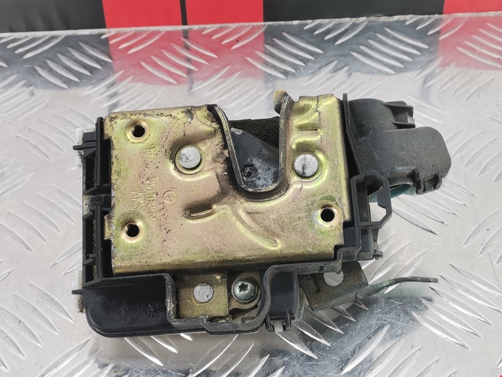 Замок двери передней правой VOLKSWAGEN Golf III 1991-1997