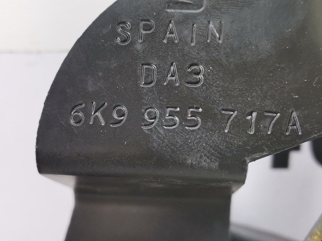 Моторчик стеклоочистителя задний VOLKSWAGEN Caddy II 1995-2004