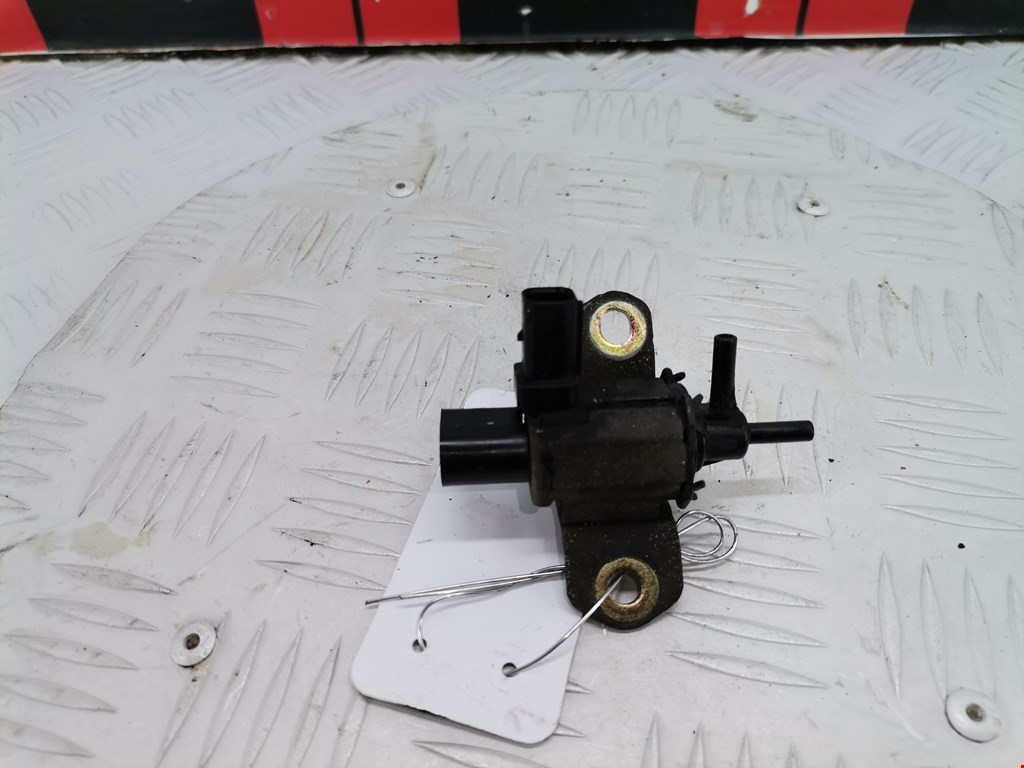 Клапан воздушного фильтра Ford Mondeo 3 (2000-2007)