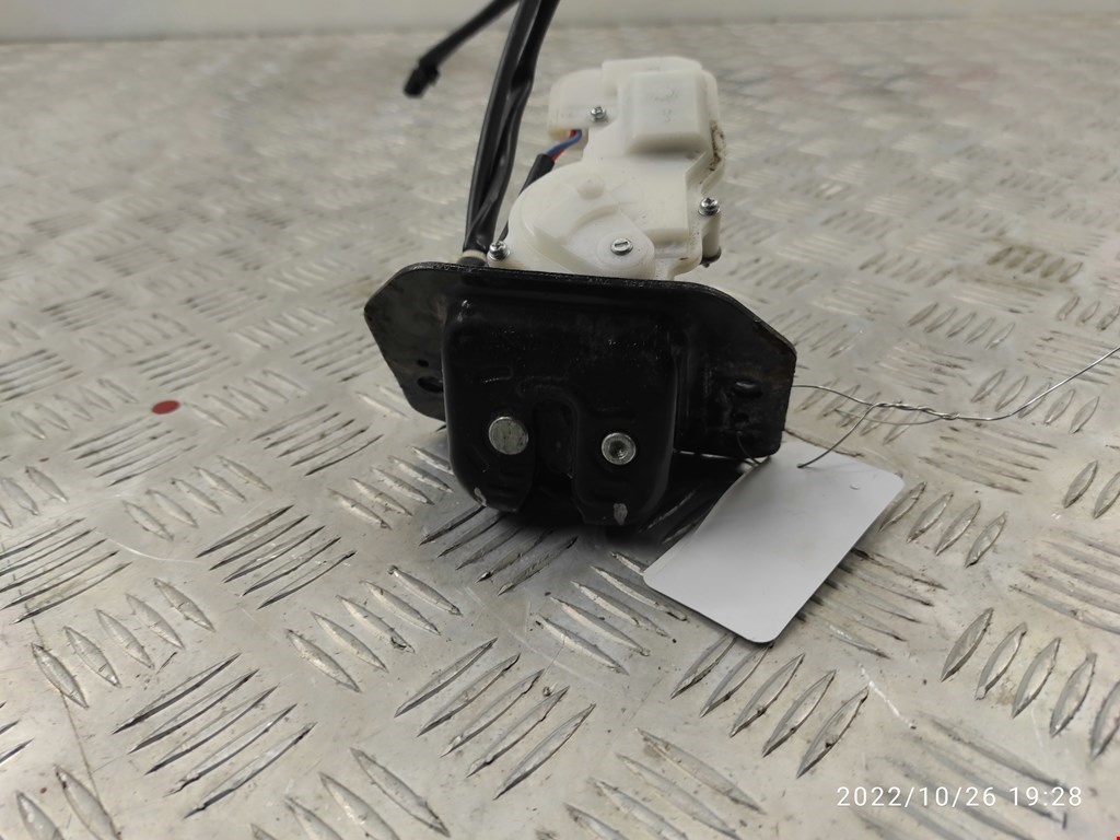 Замок багажника (крышки двери) FORD Escape 2012-2015