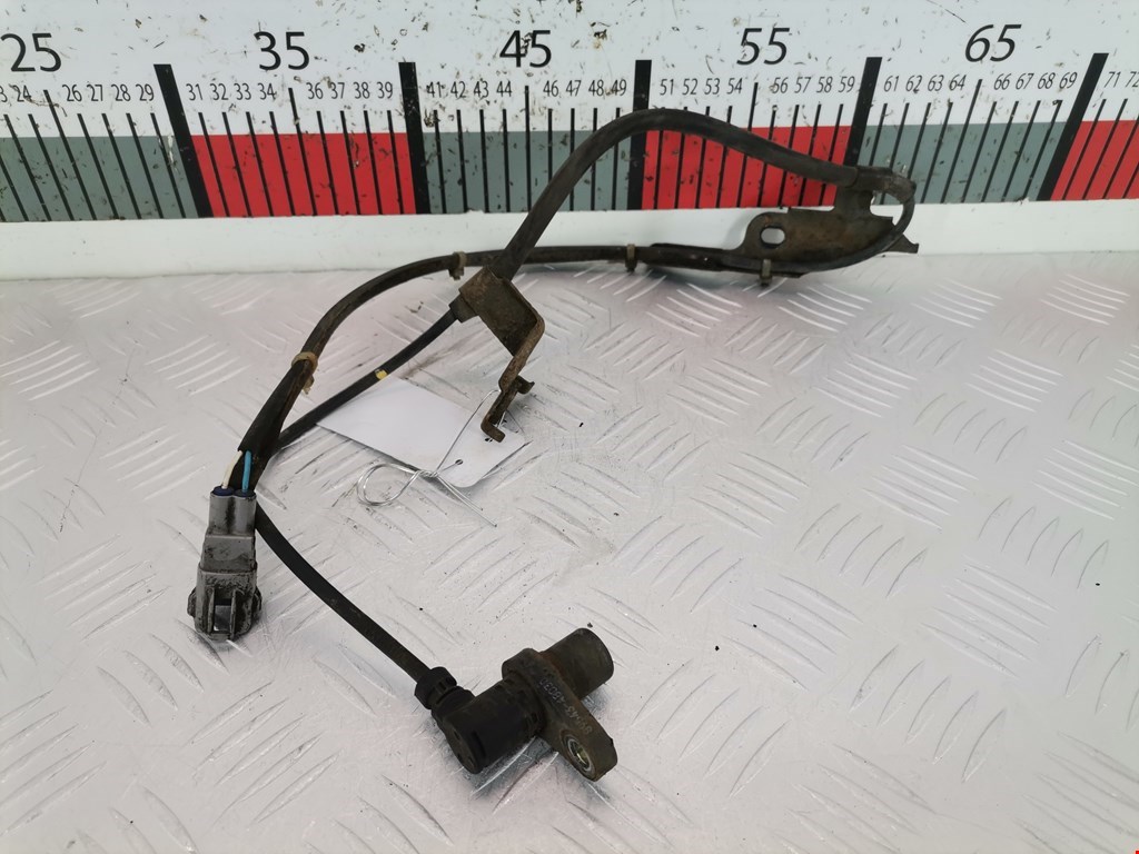 Датчик ABS передний левый TOYOTA Avensis 2009-2015