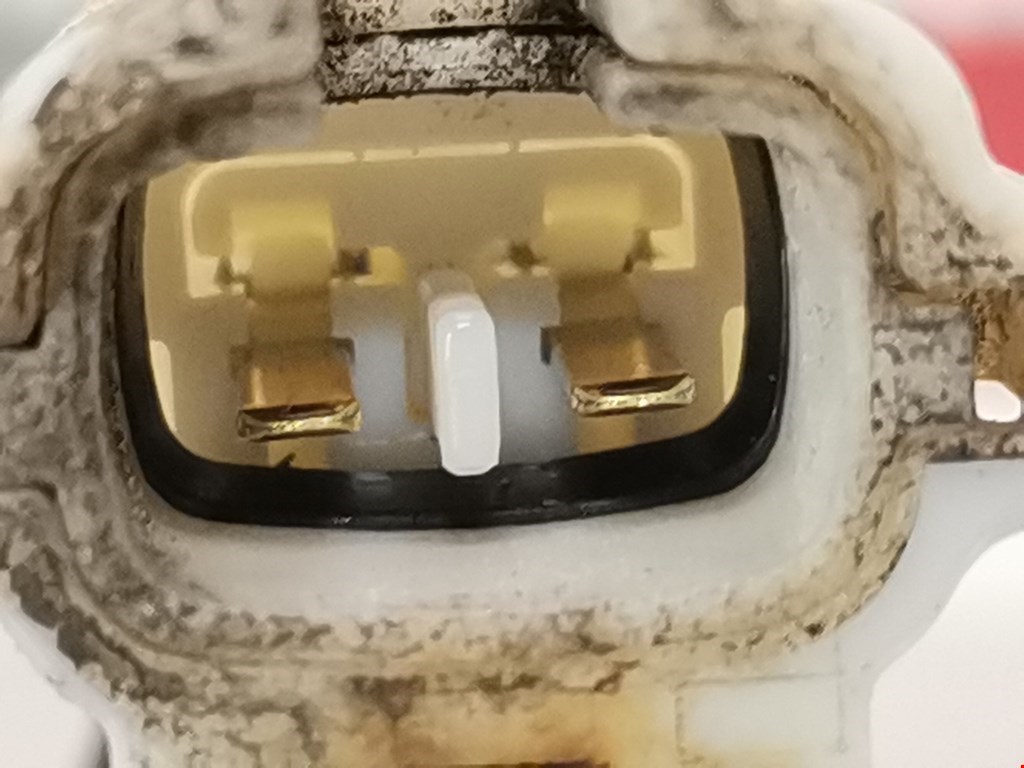 Датчик ABS передний левый TOYOTA Avensis 2009-2015