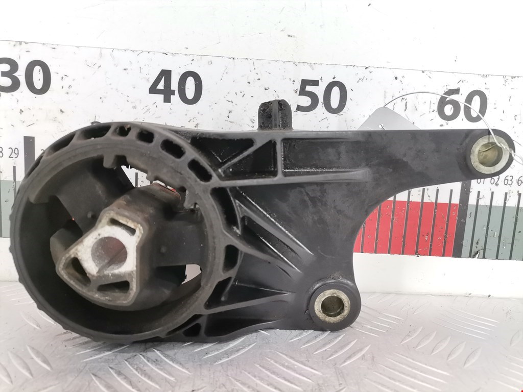 Подушка (опора) крепления двигателя Opel Astra J (2009-2018)