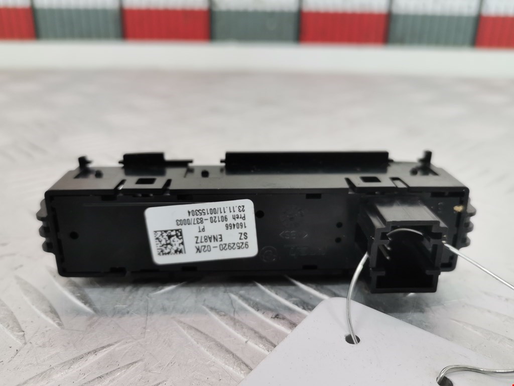 Кнопка антипробуксовочной системы BMW 3er F30/F31/F80 2011-2019