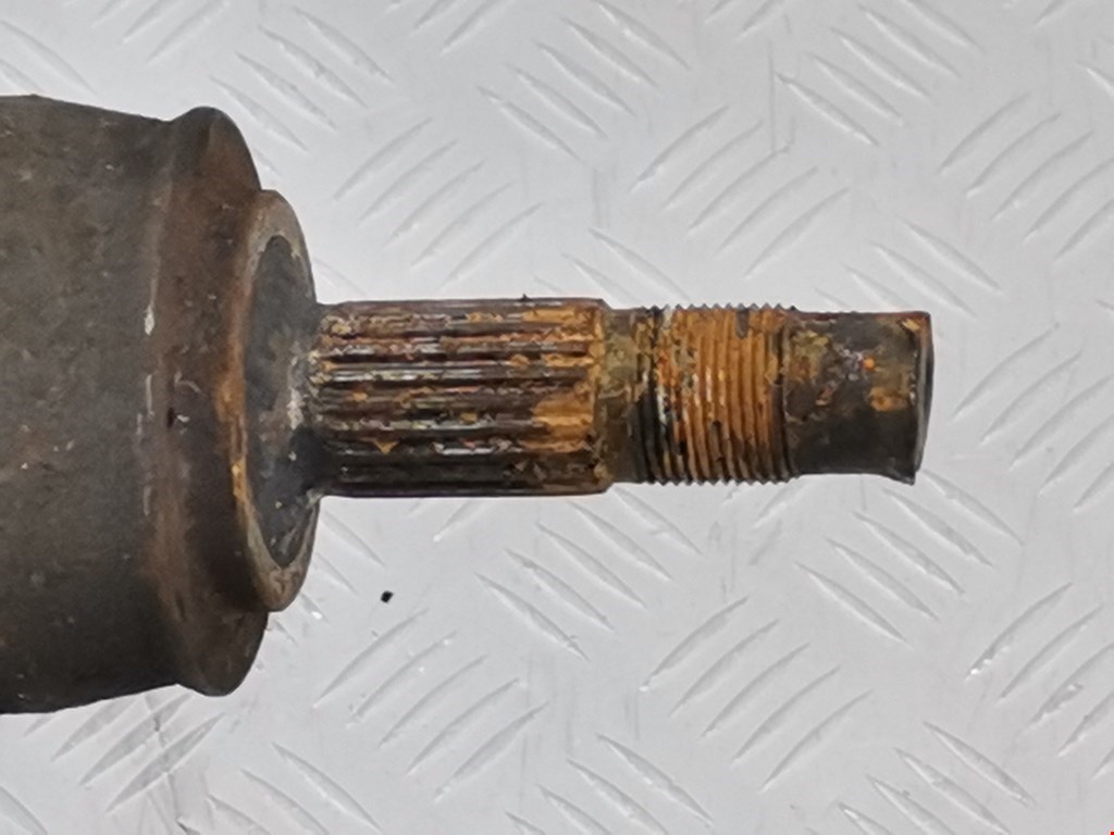 Полуось (привод, приводной вал) передняя левая FIAT Punto II (188) 1999-2007