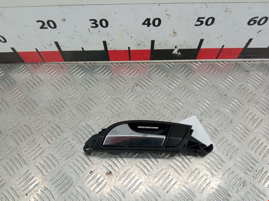 Ручка дверная передняя внутренняя левая AUDI Q7 I 2006-2015