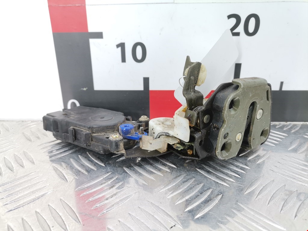 Замок двери задней левой SUBARU Forester I 1997-2002