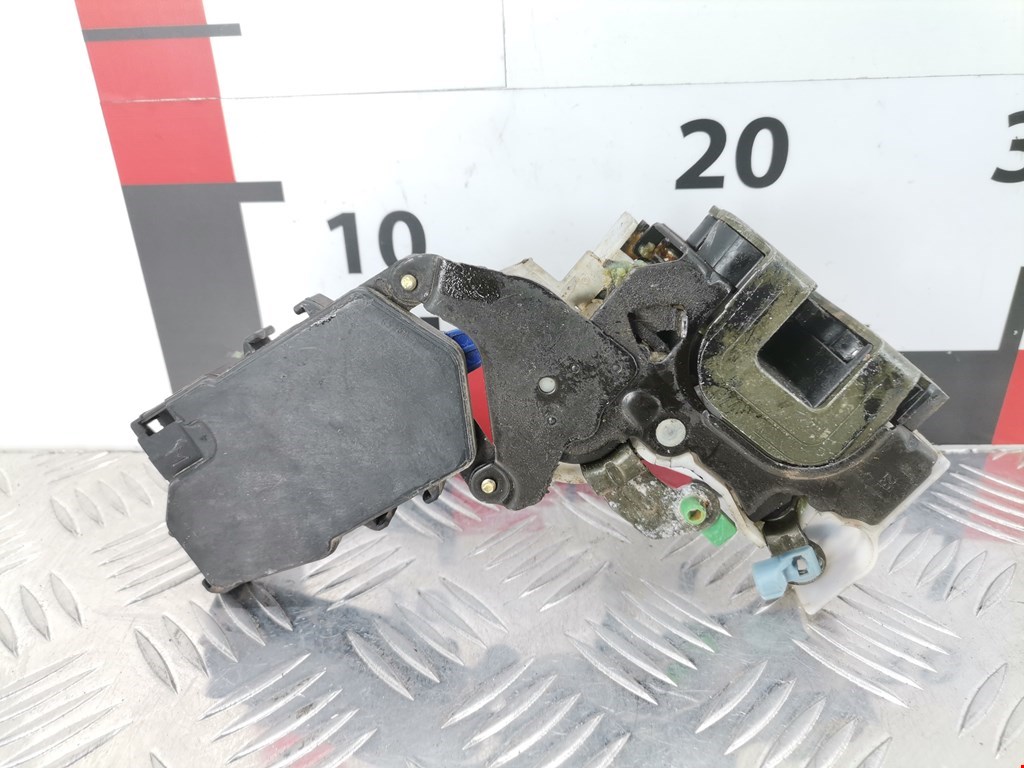 Замок двери задней левой SUBARU Forester I 1997-2002