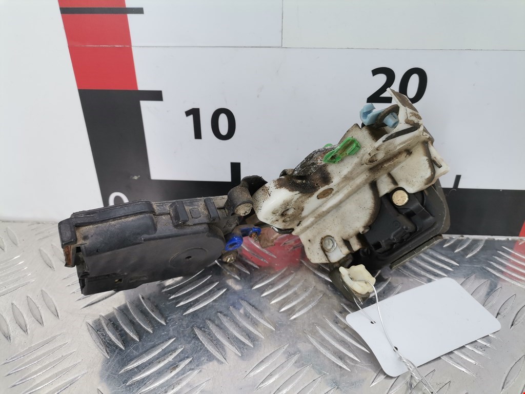 Замок двери задней левой SUBARU Forester I 1997-2002