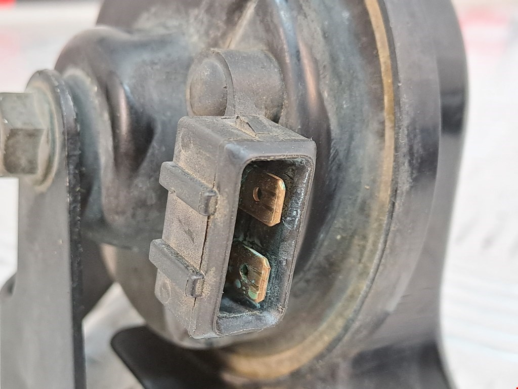 Сигнал звуковой (гудок клаксон) AUDI A4 B5 1995-2001