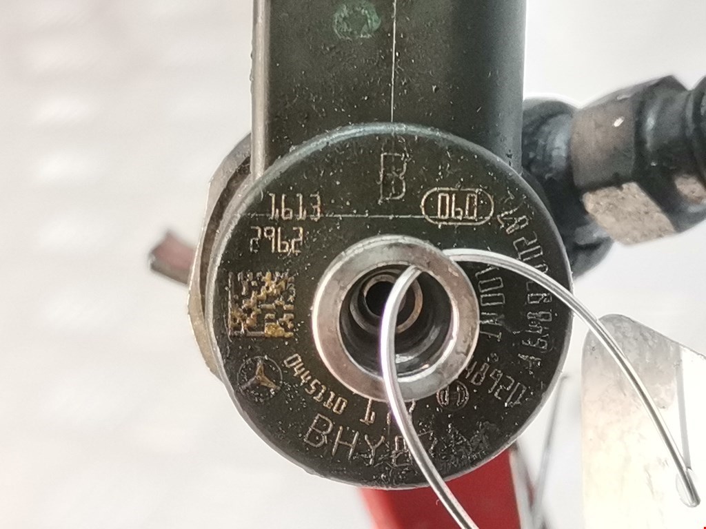 Форсунка дизельная электрическая MERCEDES-BENZ C-Class C-klasse W203 2000-2007