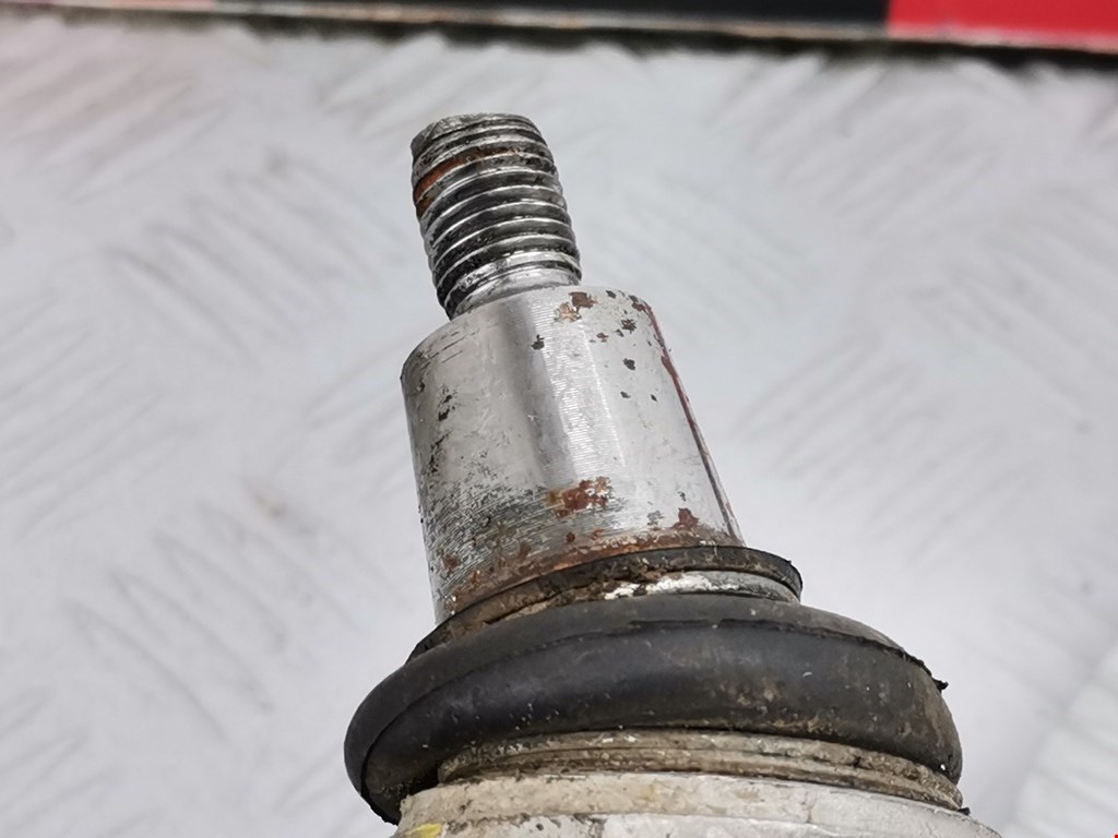 Рычаг передний правый AUDI A4 B5 1995-2001