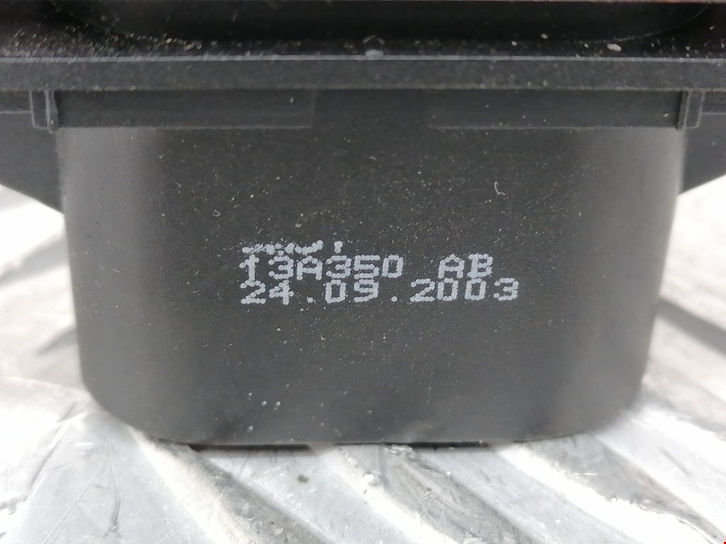 Кнопка аварийной сигнализации (аварийки) FORD C-MAX 2003-2010