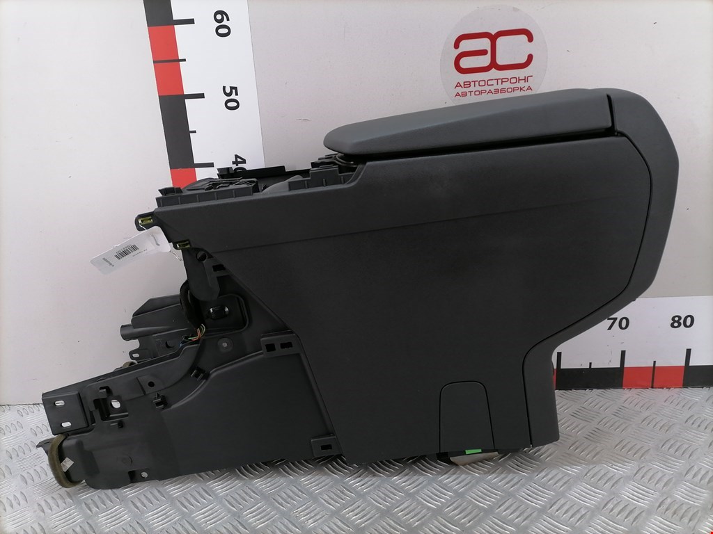 Подлокотник в салон PEUGEOT Partner 2008-2018