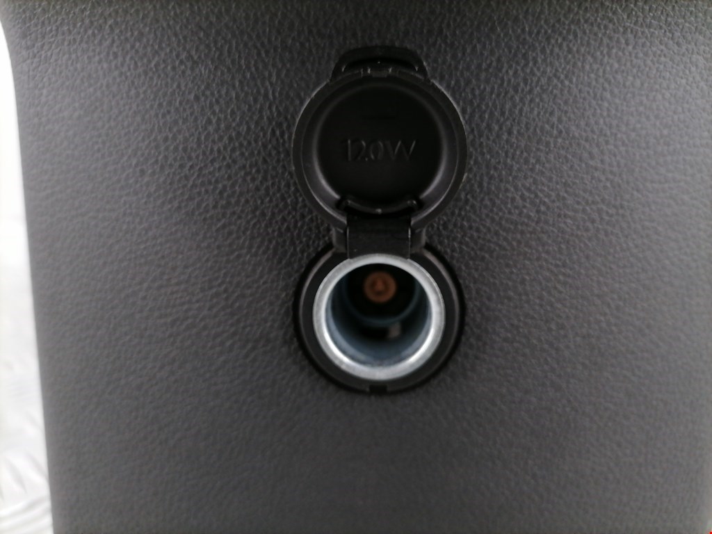 Подлокотник в салон PEUGEOT Partner 2008-2018