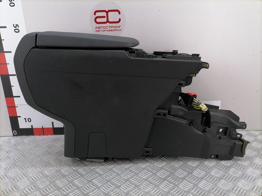 Подлокотник в салон PEUGEOT Partner 2008-2018