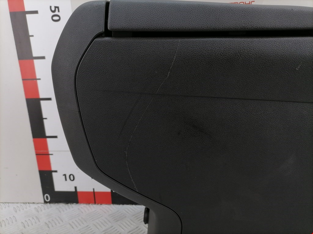 Подлокотник в салон PEUGEOT Partner 2008-2018