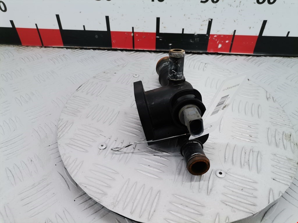 Тройник системы охлаждения VOLKSWAGEN Caddy III 2004-2015