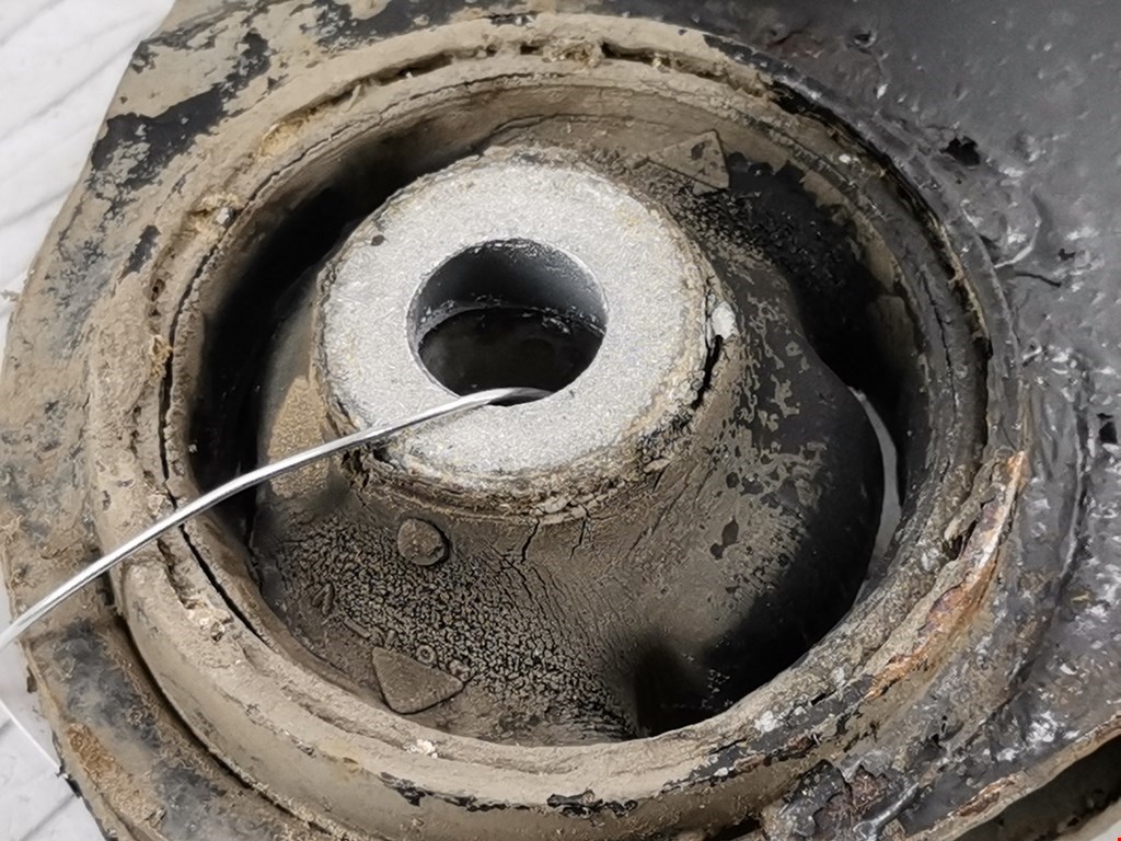 Рычаг передний левый VOLKSWAGEN Golf IV 1997-2003