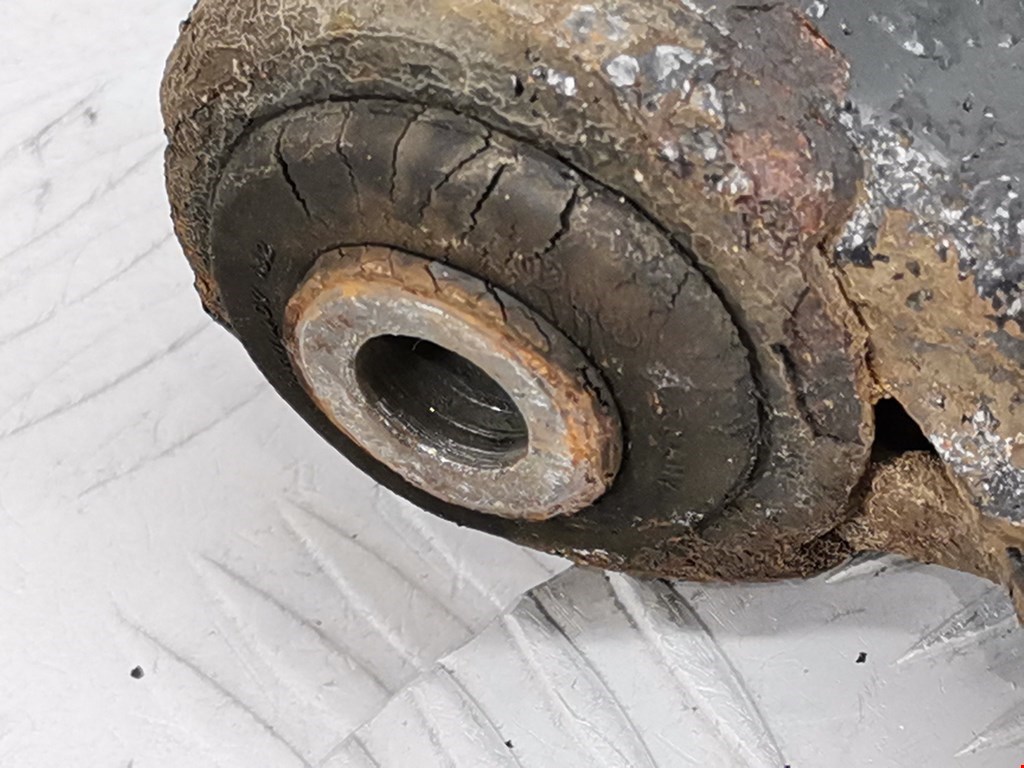 Рычаг передний левый VOLKSWAGEN Golf IV 1997-2003