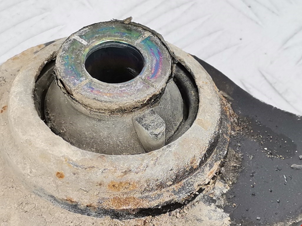 Рычаг передний левый RENAULT Trafic II 2001-2014