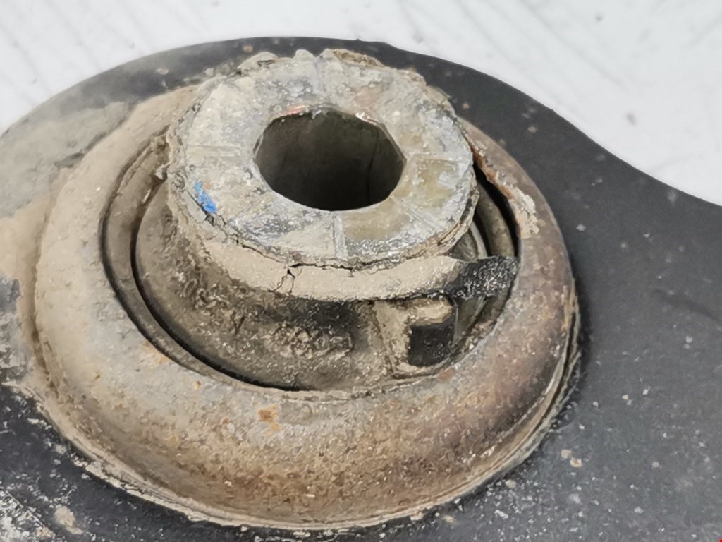 Рычаг передний правый RENAULT Trafic II 2001-2014