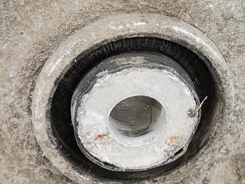 Рычаг передний левый AUDI A4 B8 2007-2015